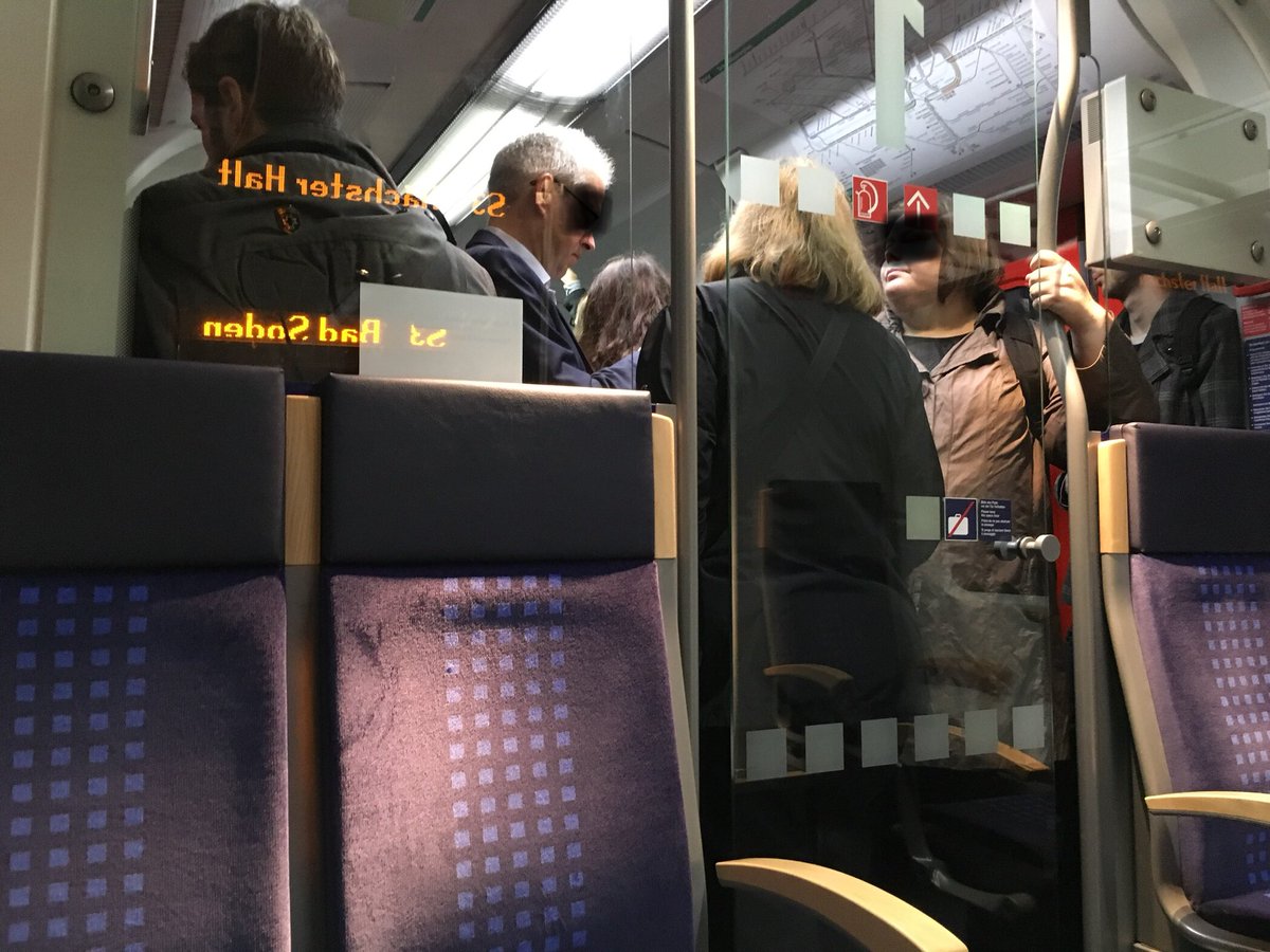 SaxoTom's tweet photo. Ganz schön voll hier ... #firstClassTraveling #fbm17 https://t.co/rTsGQBIxin