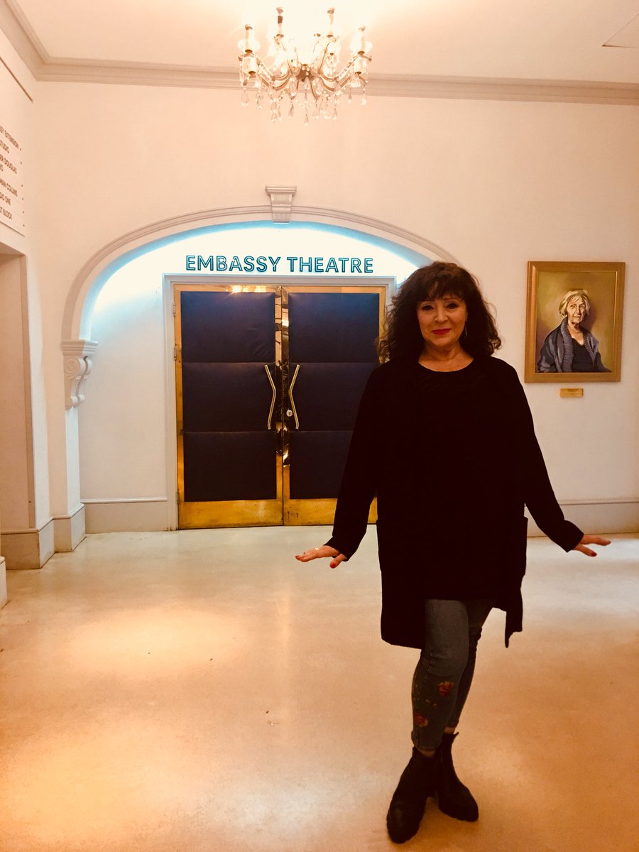 harriet_thorpe's tweet photo. .@CSSDLondon Thank U! A wonderful morning working with 3rd year actors #NewGeneration #FoyerMemories #TimeFlies #Stage81 #SurelyJust30 https://t.co/T9I282kd3Z