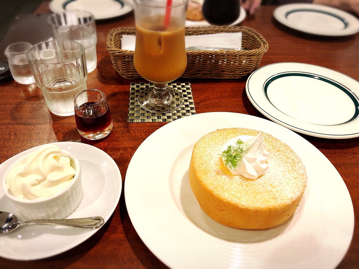 のんき メニューの多いパフェ屋さんで スフレパンケーキ おいしかった うふふ 佐賀 佐賀駅 佐賀駅バスターミナル