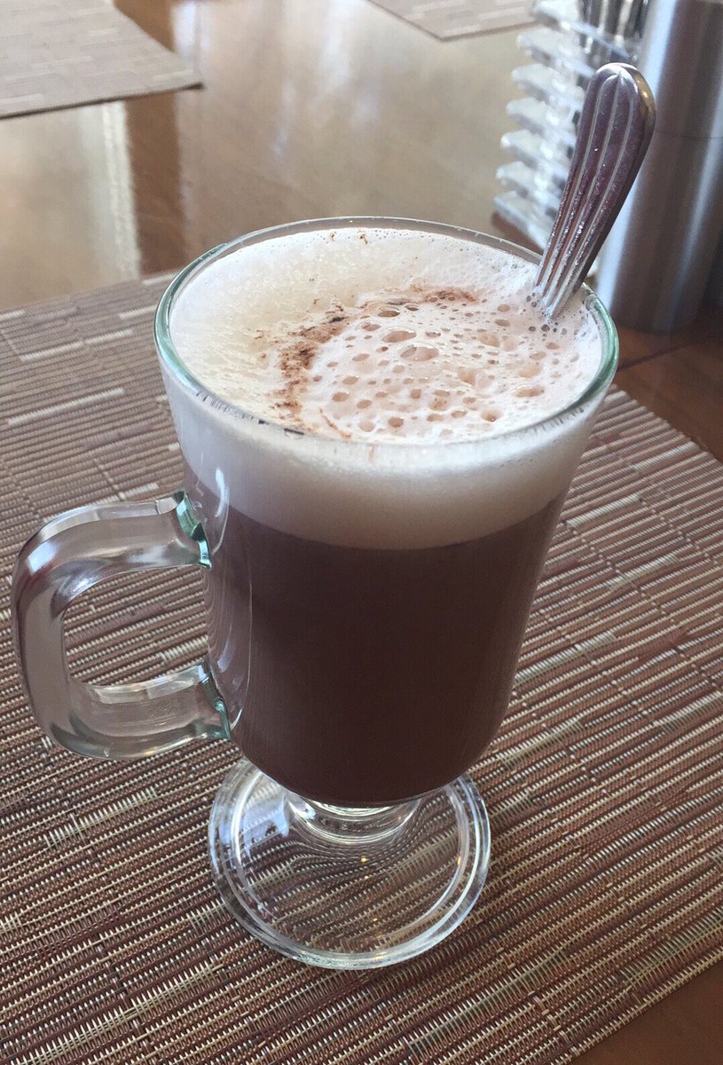 Lester_Mako23's tweet photo. Hotchoco is ❤️
#breakfastmode #hotchocoislove https://t.co/bEedeprVCA
