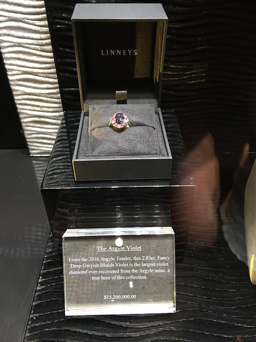 ivor_private's tweet photo. #westernaustralia has the most colourful #diamonds in the #world #linneys diamonds at crown metropole #perth https://t.co/R6t1XynXfp