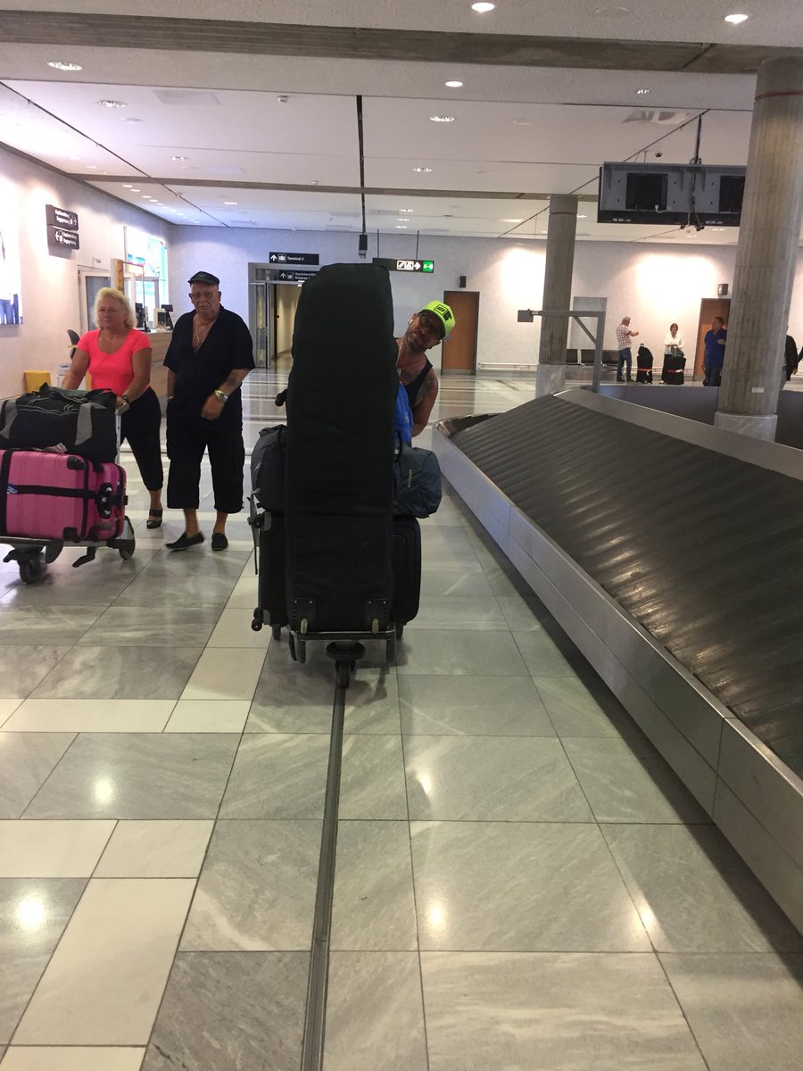 Reisen mit leichtem (Kite)Gepäck 🤙
#kitesurf #northkiteboarding #kitedaplanet #enjoyyourlife #hangloose