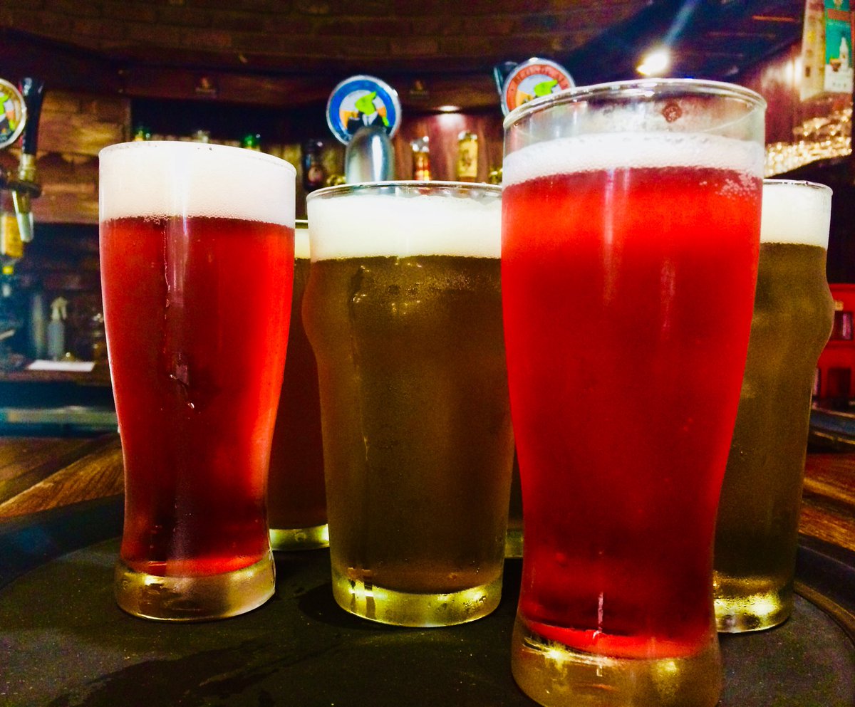 Cheers to the freakin weekend beerlovers!! Grab a Berry cider at the Brewhouse! #craftbeernation #itscraftbeerornothing