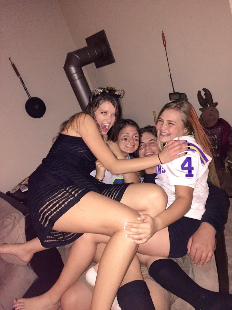 CoolCatMac's tweet photo. Happy birthday best friend savannah. I love you forever https://t.co/FPpXxiJbbU