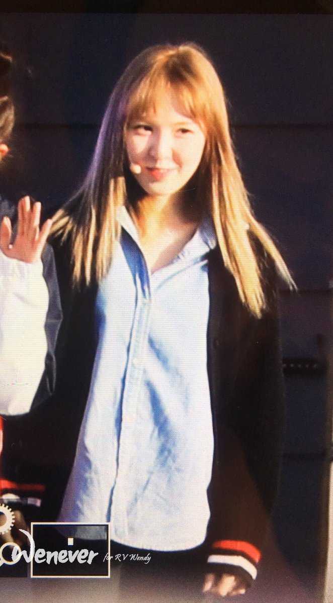 wenderland__'s tweet photo. ทรงผม Red Velvet ตอนนี้
เวนดี้ผมน้ำตาลทอง
เยริผมสั้นประบ่า
ซึลกิหน้าม้า

เริ่มเปลี่ยนทรงผมกันแล้ว https://t.co/JU3m8hgIc0