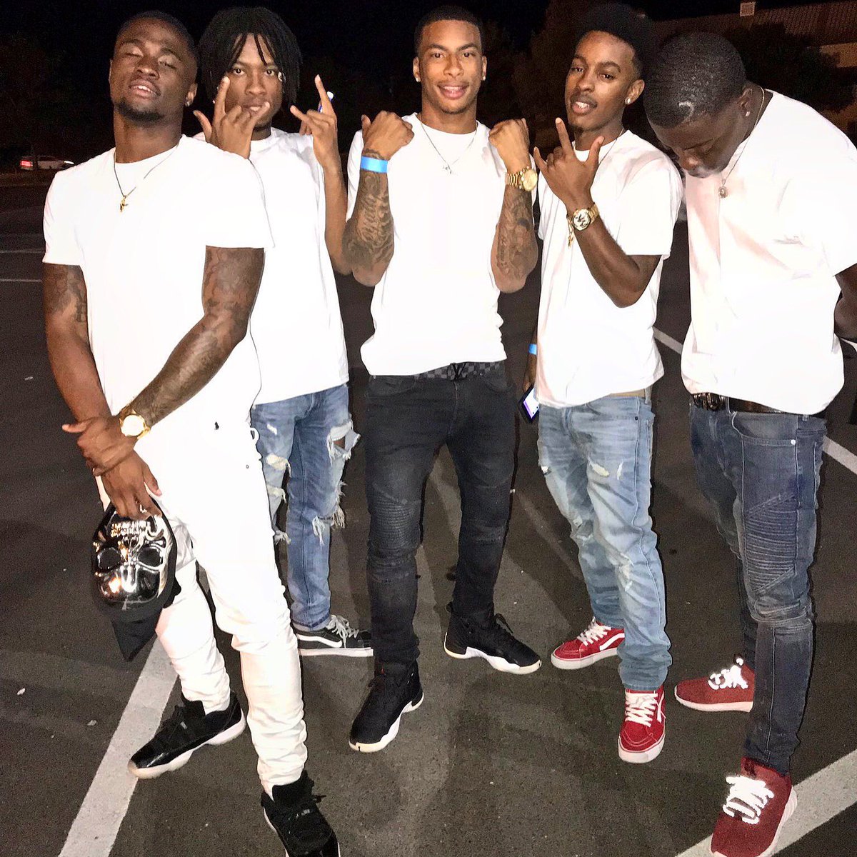 PlayBoyD_'s tweet photo. 🗣"Introducing Your Starting 5️⃣"
#DreamsAndNightMares
#WePromoteEnt 🚁
#WhiteTs👻 https://t.co/rQZ1RlFtWc