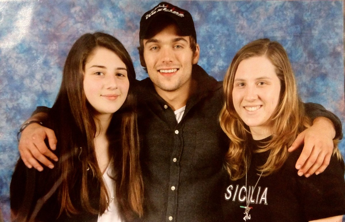 bittertrashpand's tweet photo. teen wolf convention!! #cotn4 https://t.co/15mGmda7an