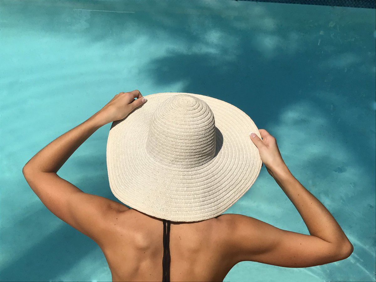 amoremeyer1's tweet photo. Enjoying summer with @MyCaribbeanTan. 👙☀️💦

#beautifullybronzed #lovemytan #mycaribbeantan #tammytaylormrssa @TammyTaylorSA @MrsSAPageant https://t.co/FG0mrIDWdU