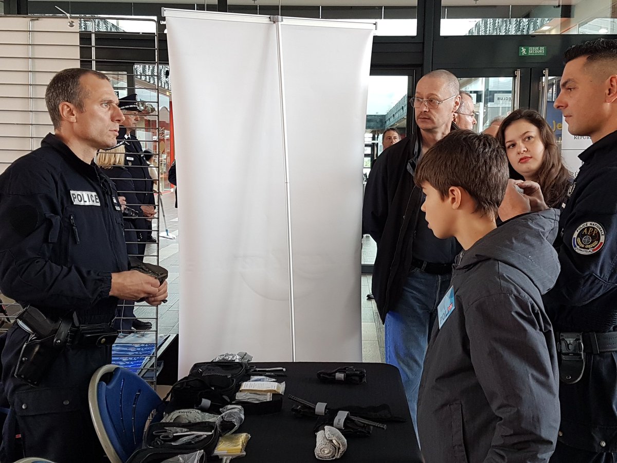 Prefet67's tweet photo. Les rencontres de la #sécurité à @strasbourg c'est parti!!!!

@PoliceNat67 @Gendarmerie @Place_Beauvau @Sdis67 @adpc67 @SFfss67 @CroixRouge @CroixBlanche67 @rivetoile @RoutePlusSure @SecCivileFrance https://t.co/EIb1wYr1YY