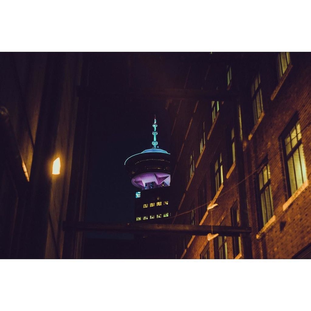 botmonruski's tweet photo. The Tower.
•
•
•
•
•
•
•
•
•
•
•
•
•
•
•
#canada #vancouver #tower #city #urban #moody #moodyshot #rocks #purple #… https://t.co/HpQCVAuATi https://t.co/UWYkQ6lnNQ