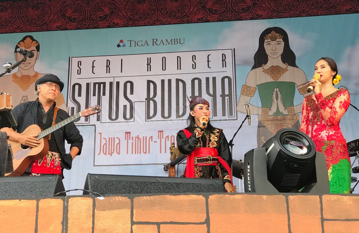 mpokmod's tweet photo. #konsersitusbudaya #iwanfals #tigarambu https://t.co/lbkki17g8u