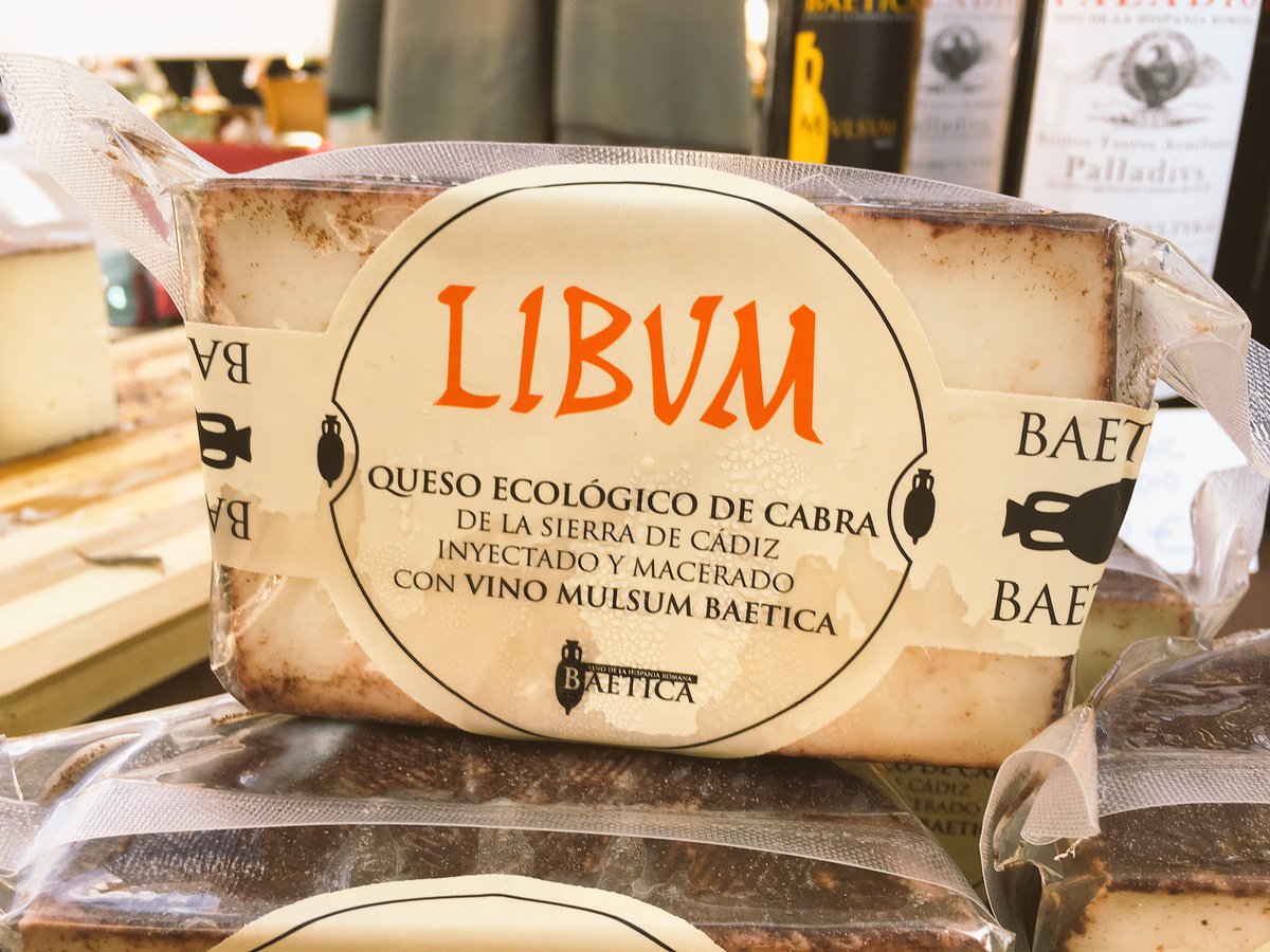 AldarqInfo's tweet photo. Avui #libum és l'estrella de la #firadetardor #Algaida tothom en vol i encara en queden... #aldarq https://t.co/cWeu8FRXji