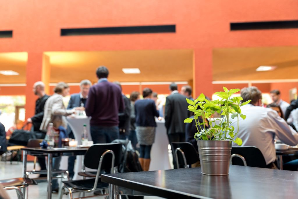 informatik2017's tweet photo. Reger Austausch auf der #informatik2017 https://t.co/ZasPDBW92O