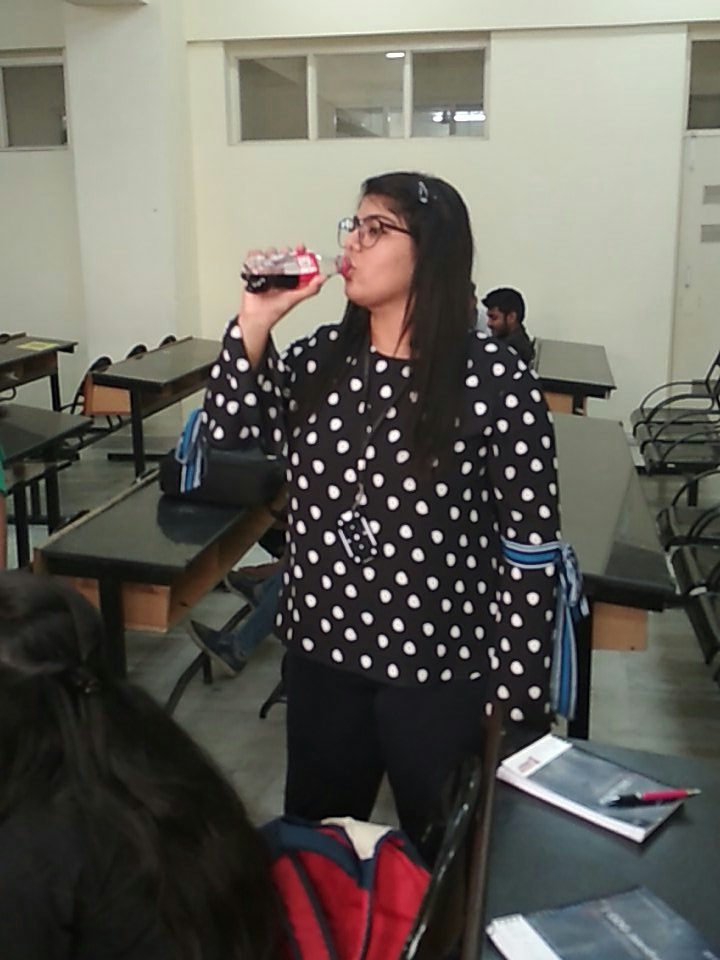iharneetsingh's tweet photo. Coke thi pee gayi...
#gdgjalandhar #chandigarhuniversity #gdg #google #roadshow #googleroadshow https://t.co/4CgP8SUYHD