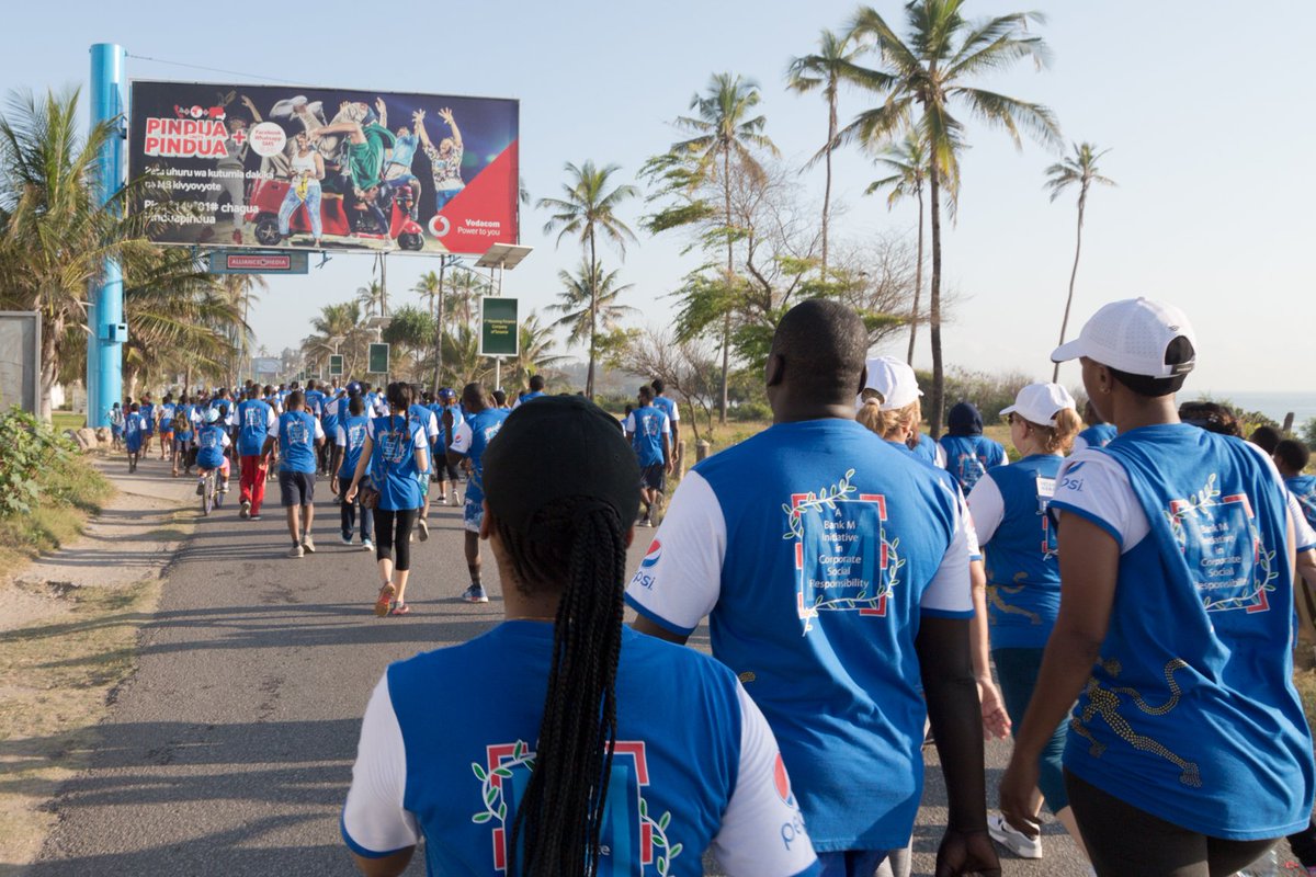 VodacomTanzania's tweet photo. Baadhi ya matukio yaliyotokea katika Rotary Dar Marathon iliyofanyika leo ambayo Vodacom Tanzania tumeshiriki. #RDM2017 https://t.co/jB8ANUWzYJ