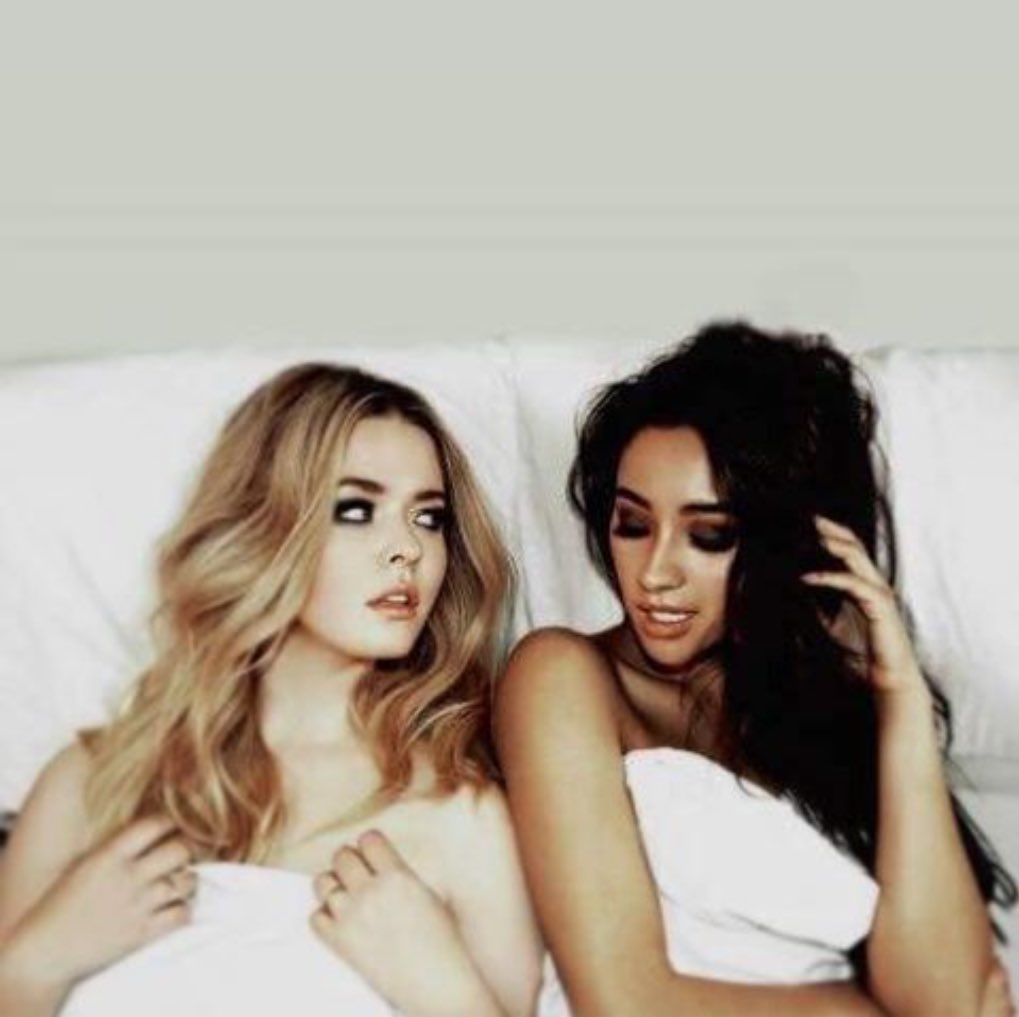 EmilyFielwds's tweet photo. Happy National Comung Out Day!!! Xxxx https://t.co/phzgDEAjbW