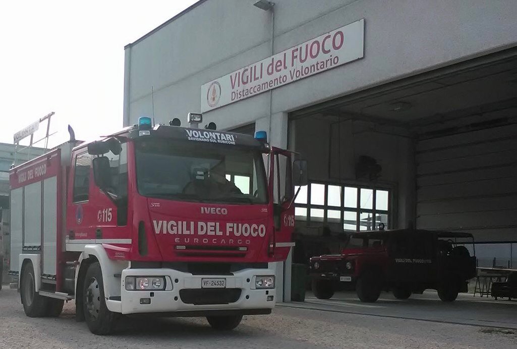 pompieri's tweet photo. FO ~ #volontarivvf e senza vergogna d’esserlo, Savignano sul Rubicone #livrea #onlus #saveVVFV https://t.co/YfMdRkkyOt