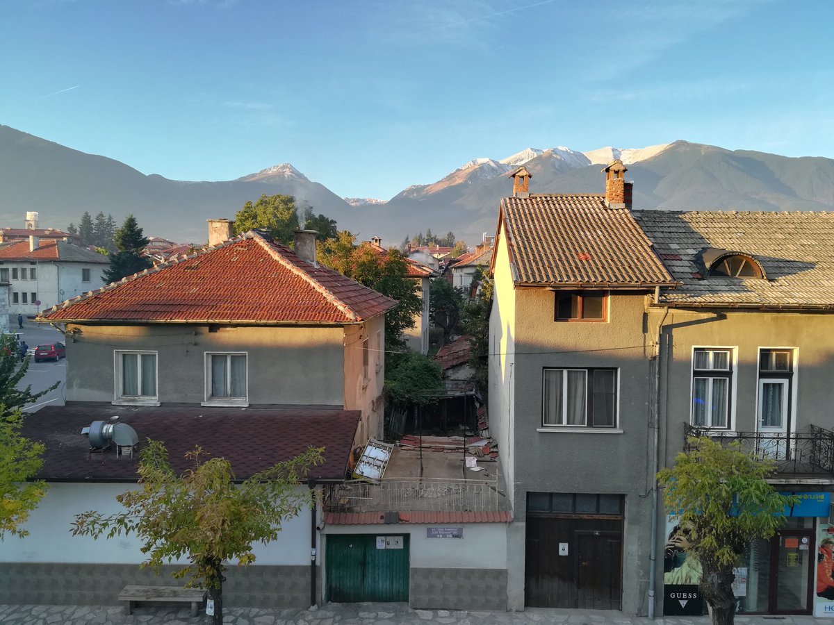 iulia_vasile's tweet photo. Best morning view πππβ°οΈ this is what I saw this morning when I woke up!
PS. #nofilter
π#BloggersOnTop https://t.co/QcMwWDDXNN