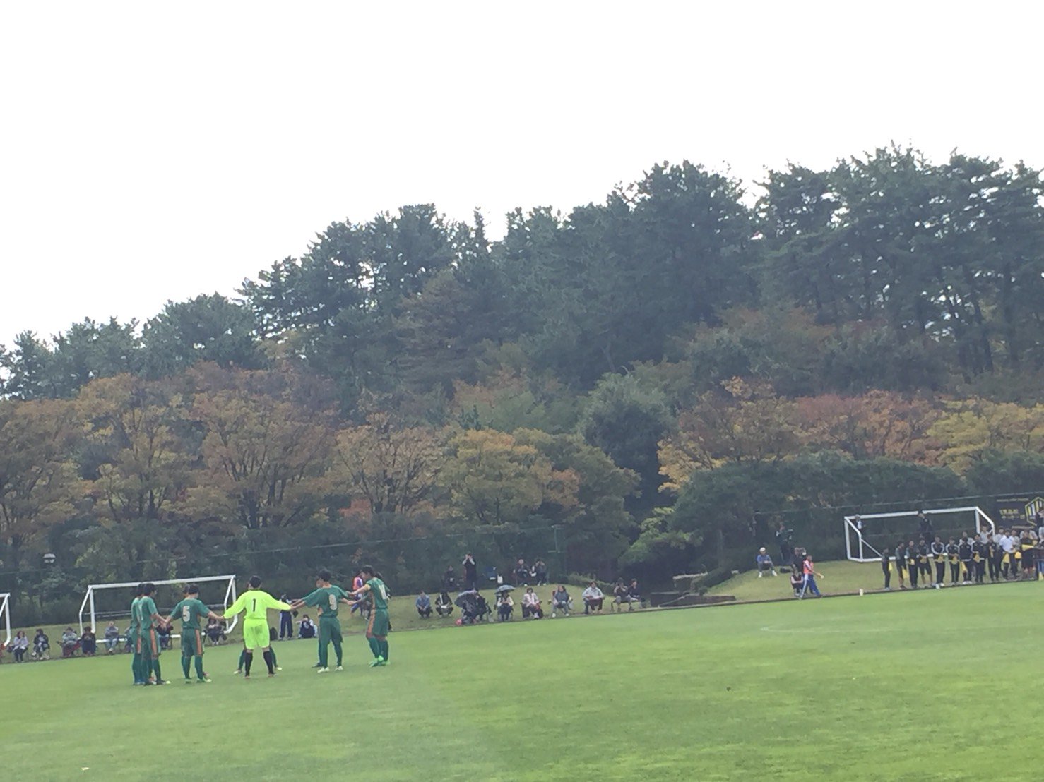 九里学園高等学校 A Twitteren サッカー部 全国高校サッカー選手権大会山形県大会 ３回戦 対羽黒 1ー5で負けました 後半残り10分まで1ー2でどうなるか分からない展開 最後は足が止まり失点してしまいましたが 優勝候補の羽黒を