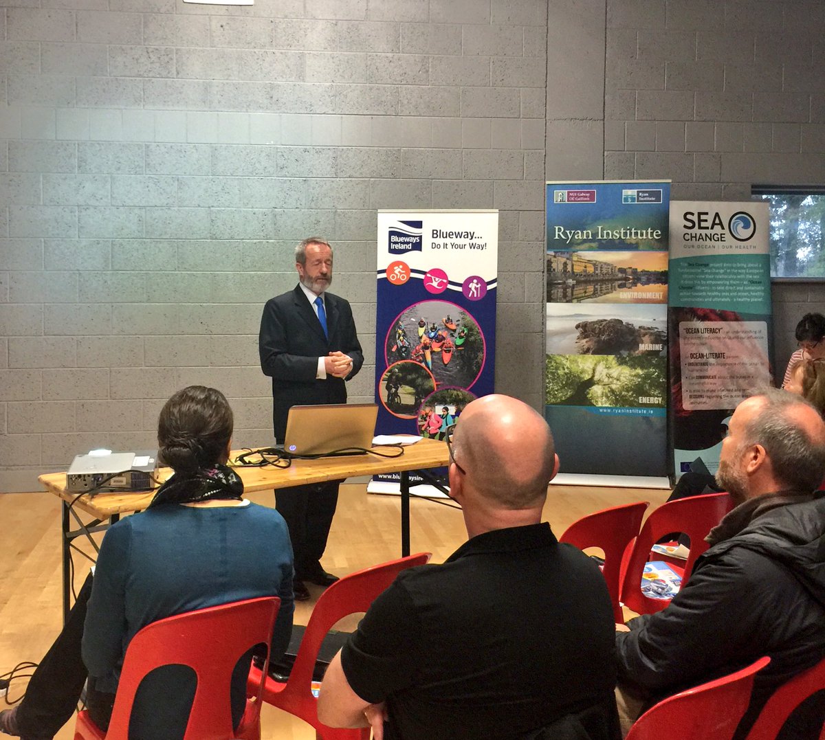 TadhgMacIntyre's tweet photo. Benefits of finding Peace & Connection in Nature @SeanKellyMEP #gogreeenex #Mindscape2017 #EPAResearch https://t.co/nvYSg0sIW8