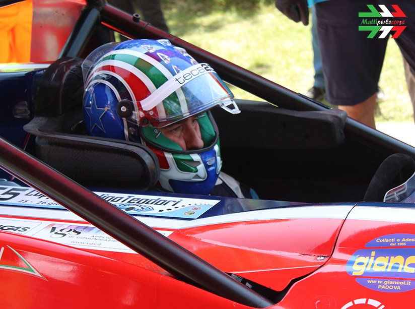 mattiperlecors1's tweet photo. Simone Faggioli Campione Europeo 2017 decimo titolo iridato "rullocompressore"
#mattiperlecorse #simonefaggioli #salite #campione #cem #cars https://t.co/H1uy2vBAmX