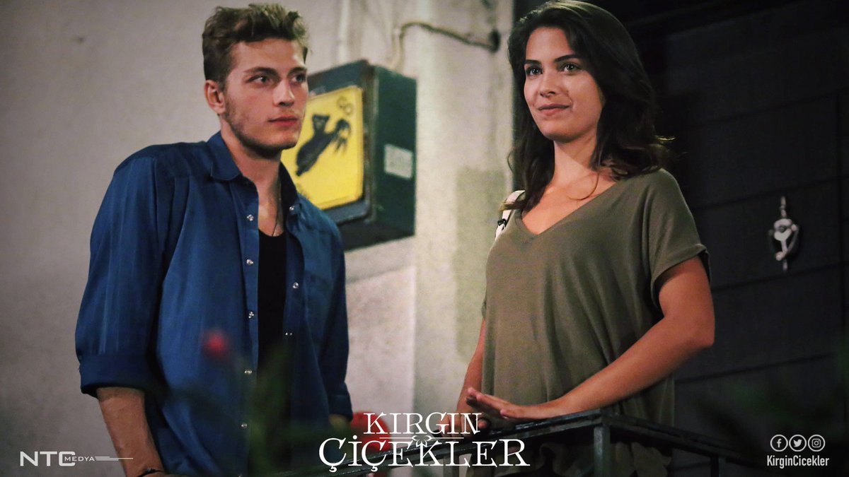kirgincicekler's tweet photo. #SonGün çiftine destek olan #EyAl çifti 💕

#KırgınÇiçekler özetsiz yeni bölümüyle Pazartesi 20:00 #atv'de 🌸 https://t.co/74RvqW9DFk