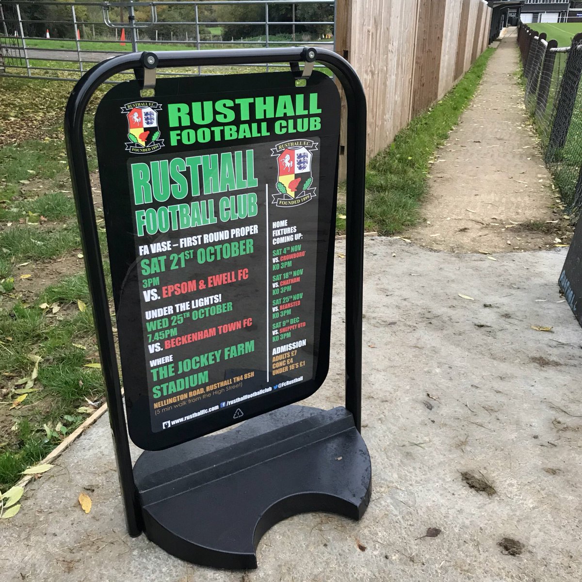 FCRusthall's tweet photo. 🎯Thank you to @PaulatSignal for turning around our pavement sign & poster order so fast this week! 🙌🏼 #SignalUK #Rusthall #RusthallFC 👍🏼 https://t.co/GYhHFQwher
