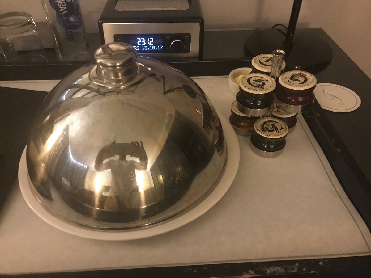 AnnetteGately's tweet image. Ordered late night toast room service. Came under a dome! #classy#thatsafirstforme