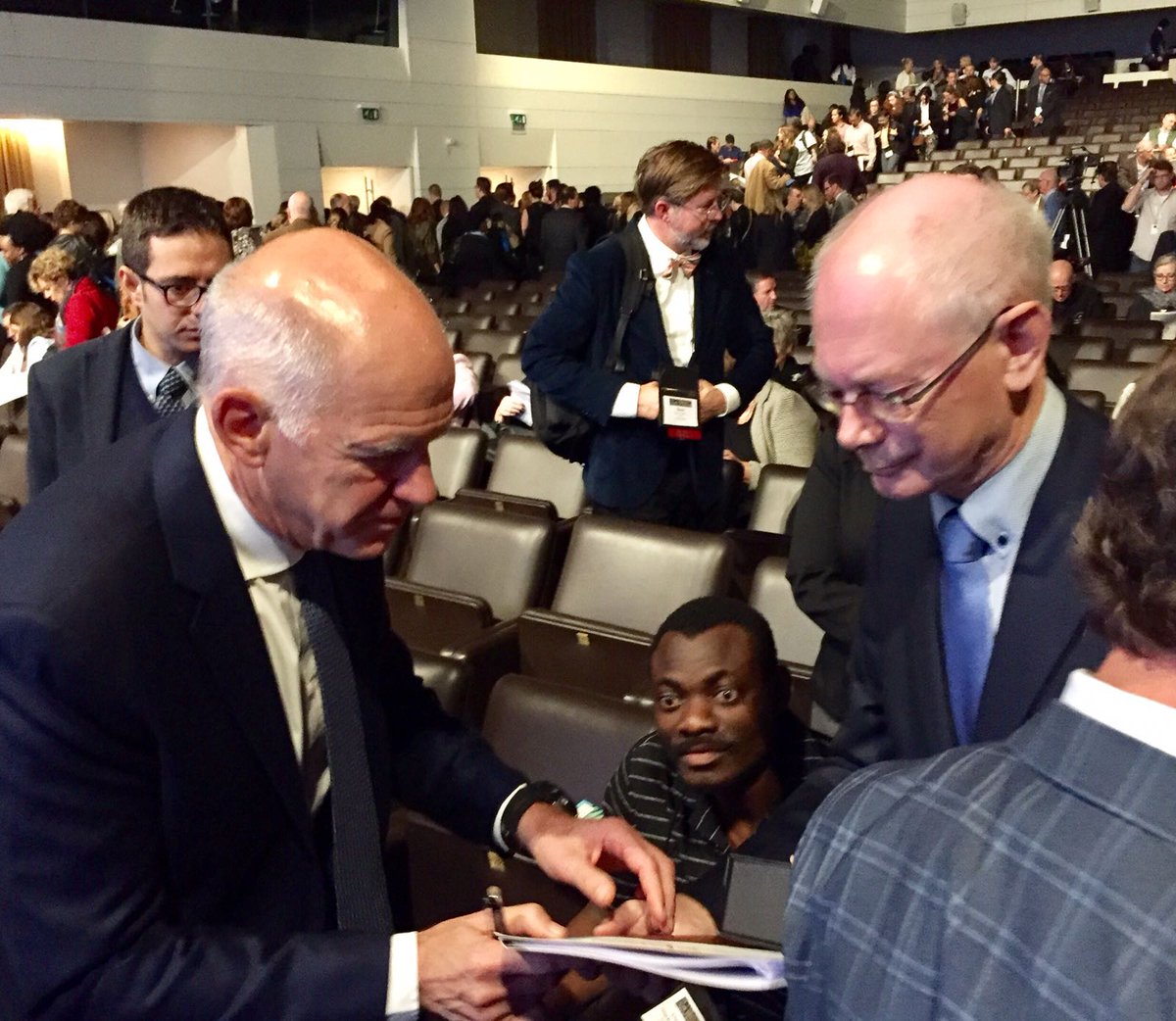 Ο <a href="/GPapandreou/">George A. Papandreou</a> στην τελετή απονομής του βραβείου ηγεσίας ILA | Γραφείο Τύπου 14.10.2017 | ΚΙΝΗΜΑ tokinima.gr/papandreou_ila…