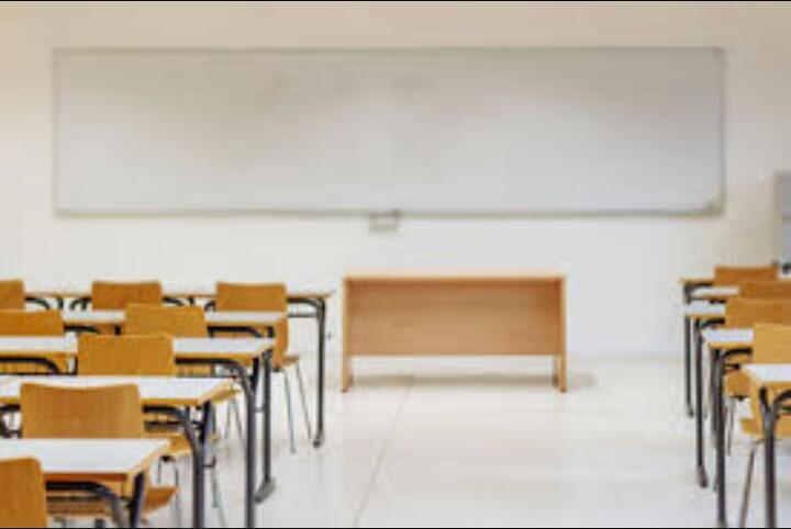 VYAneans's tweet photo. 📎 CLASSROOM FOR SENIORS ✨ https://t.co/l5yumE5OL0