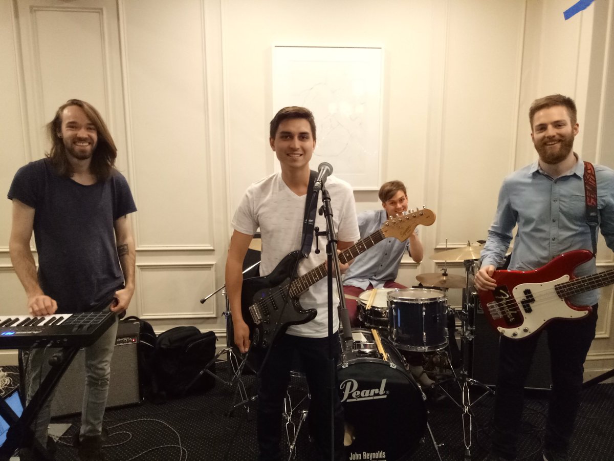 Kids_Arthritis's tweet photo. The very talented @smthngtorescue Live at #Abbn17 #kidsarthritis https://t.co/Ov1IQuJqnN