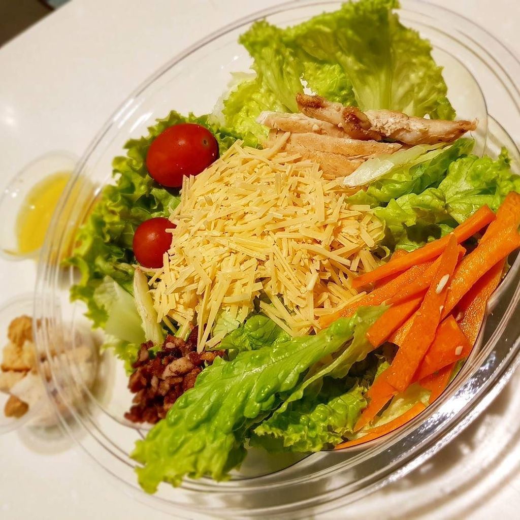 eatsyummy's tweet photo. Chicken Caesar Salad
SNR
#caesarsalad #veggies #salad #healthyfood #foodpic #foodbloggerph #eatsyummy #foodie #fo… https://t.co/WaUm1etpJQ https://t.co/vLUZtRq0sP