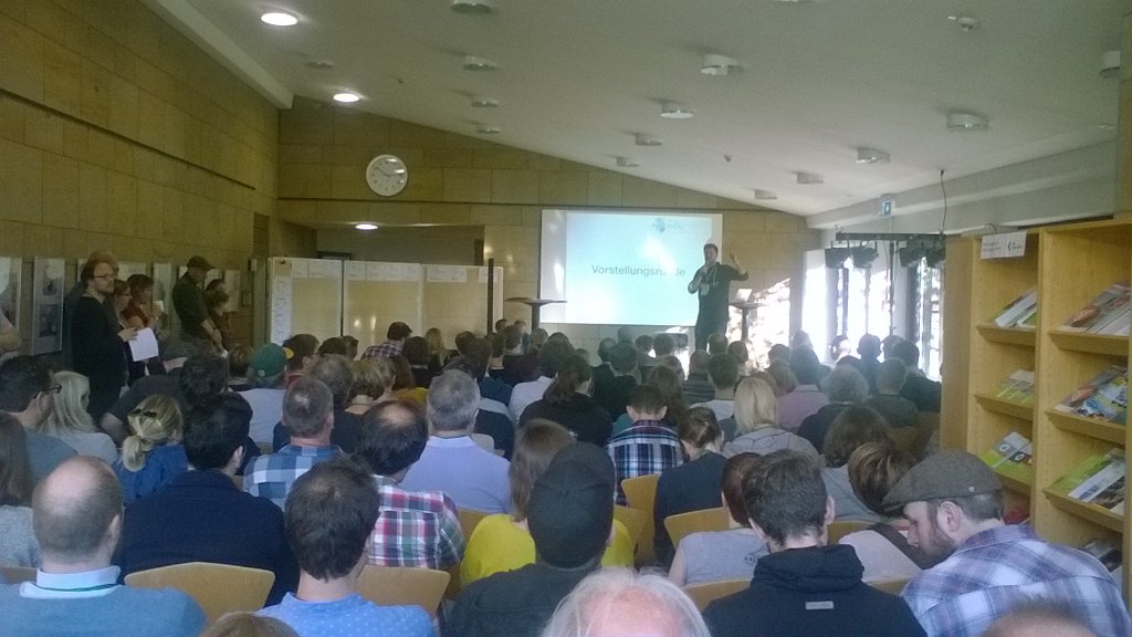 lect's tweet image. Full house beim #echat17