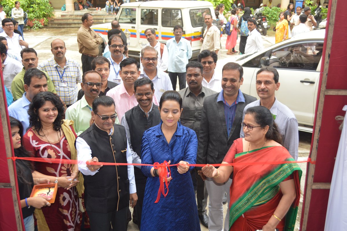 pinkumanno's tweet photo. The Art Haat -Exhibition of PV Polytechnic has been inaugurated by Ms Amruta Fadnavis....
Thank u @fadnavis_amruta  mam &amp; @ShashiWanjari mam https://t.co/DKiYlW4trF