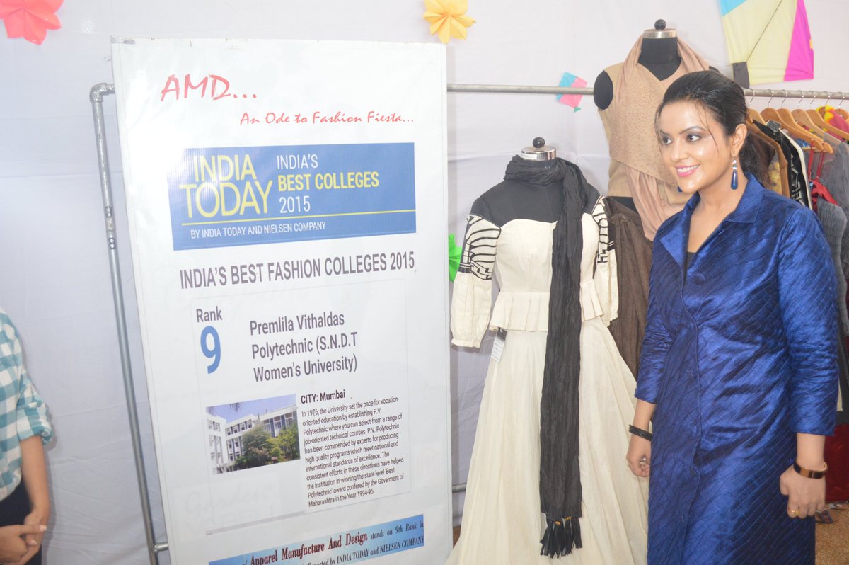 pinkumanno's tweet photo. The Art Haat -Exhibition of PV Polytechnic has been inaugurated by Ms Amruta Fadnavis....
Thank u @fadnavis_amruta  mam &amp; @ShashiWanjari mam https://t.co/DKiYlW4trF