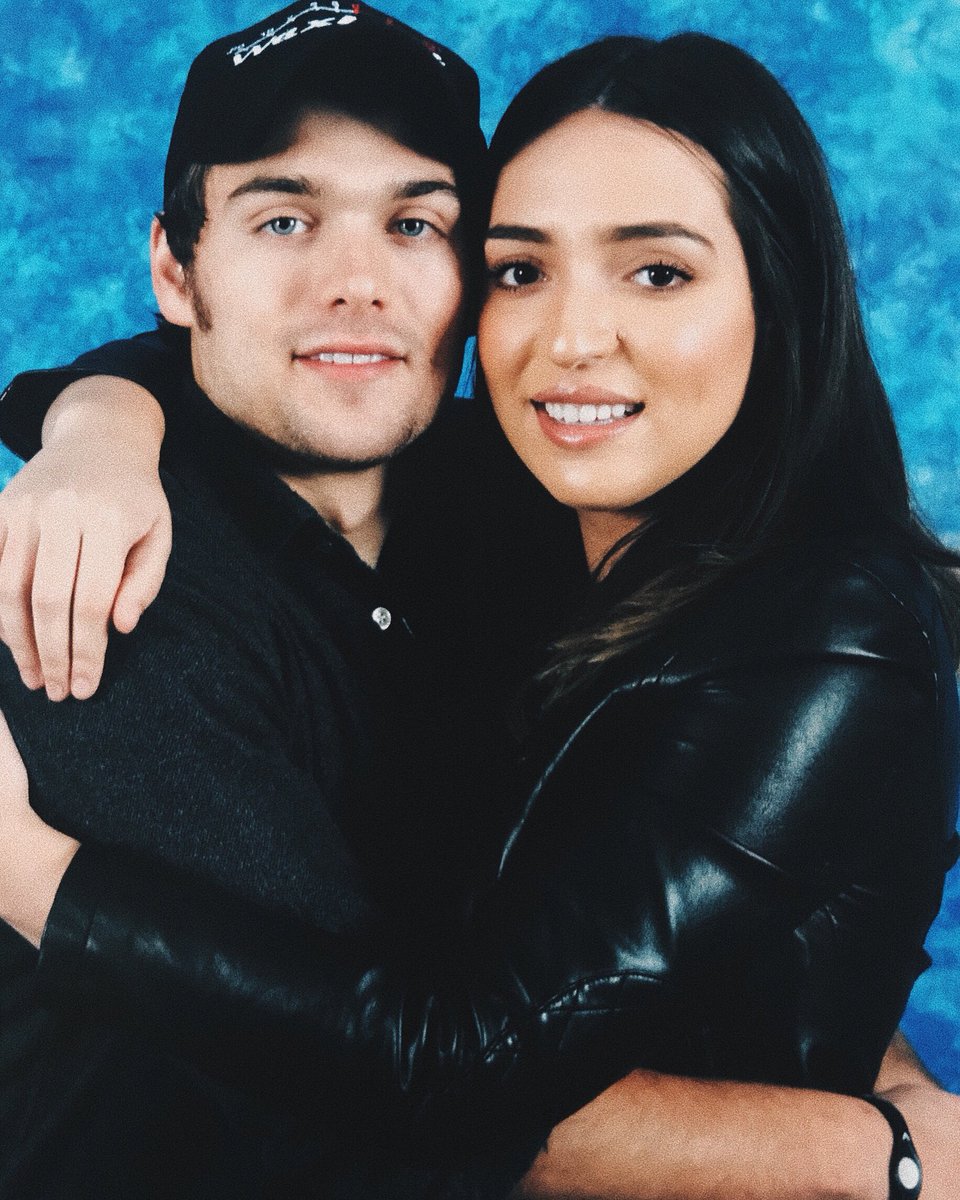 vintage_silva's tweet photo. Had the best day ever at #cotn4 these people are amazing ❤️ https://t.co/2gIVMcr7El
