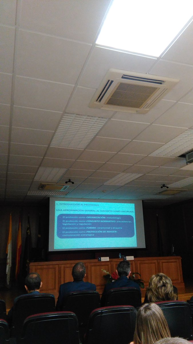 DelfinaMarco1's tweet photo. " Interdisciplinidad e interconectividad en #protocolo" escuchamos en la ponencia inaugural del #2ProtocoloMurcia @aeprotocolo @UCAM https://t.co/hkisbS0Cqo