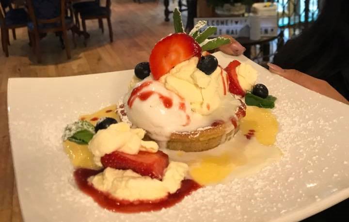 TheTreeBoxHill's tweet image. Did you know all our desserts are freshly made on our premises? What&apos;s your favourite dessert? #NationalDessertDay