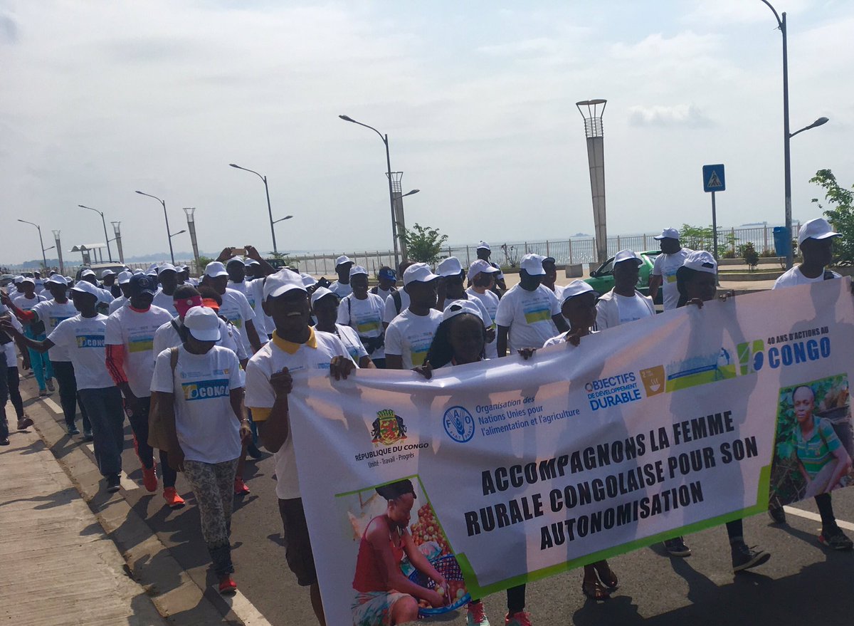 bjlaurenceau's tweet photo. Ca se passe à Brazza 🇬🇳 ! Marche sportive 🏃🏿‍♀️🚶🏼‍♀️🚶🏾#FemmeRurale #SécuritéAlimentaire  @FAOnews @UN_Congo #team242 https://t.co/B6R9BbN9Aj