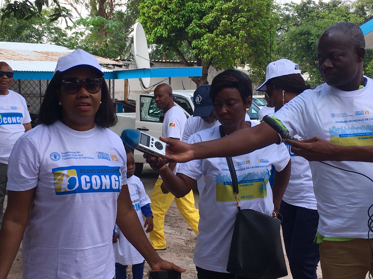 bjlaurenceau's tweet photo. Ca se passe à Brazza 🇬🇳 ! Marche sportive 🏃🏿‍♀️🚶🏼‍♀️🚶🏾#FemmeRurale #SécuritéAlimentaire  @FAOnews @UN_Congo #team242 https://t.co/B6R9BbN9Aj