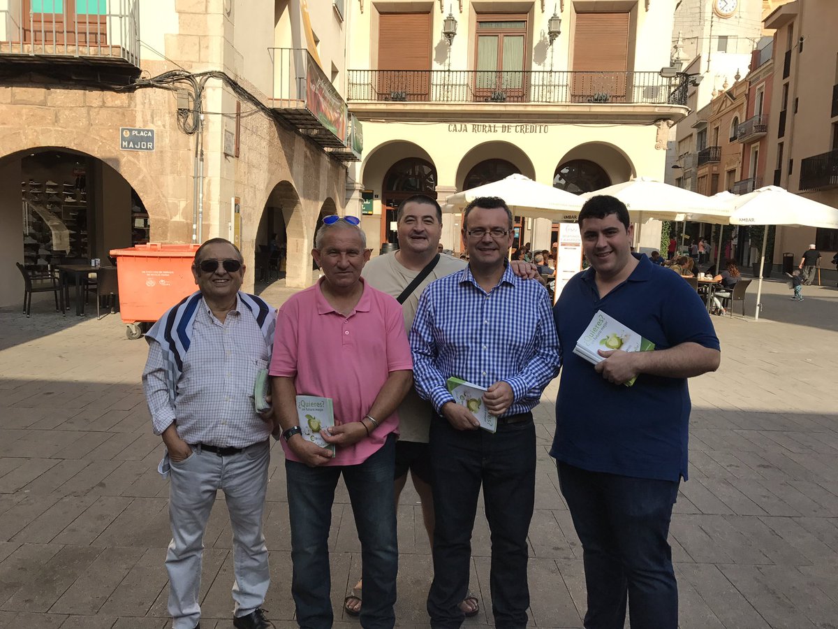 davgarciaperez's tweet photo. En Vila-real apoyando a la agrupación local de CCD En la ciudad y a su portavoz, presentando nuestro proyecto político. https://t.co/vyAvYByYW5