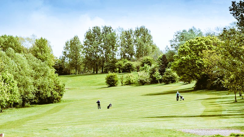 CPowell92's tweet photo. Looking forward to heading back to #BasildonGolfCourse today ποΈπ started the day with a sausage sandwich & now 2017 #TheMasters highlights π https://t.co/w8GWTEL2di