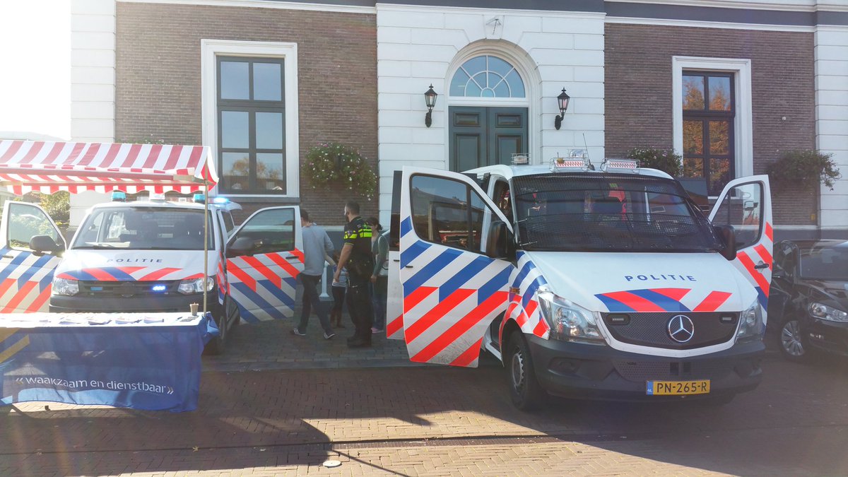 Jessica_Pluim's tweet photo. Vandaag aanwezig op het veiligheidsplein in #Elst#overbetuwe. Het weer en de opkomst is nu al mooi https://t.co/VX25euCKyR