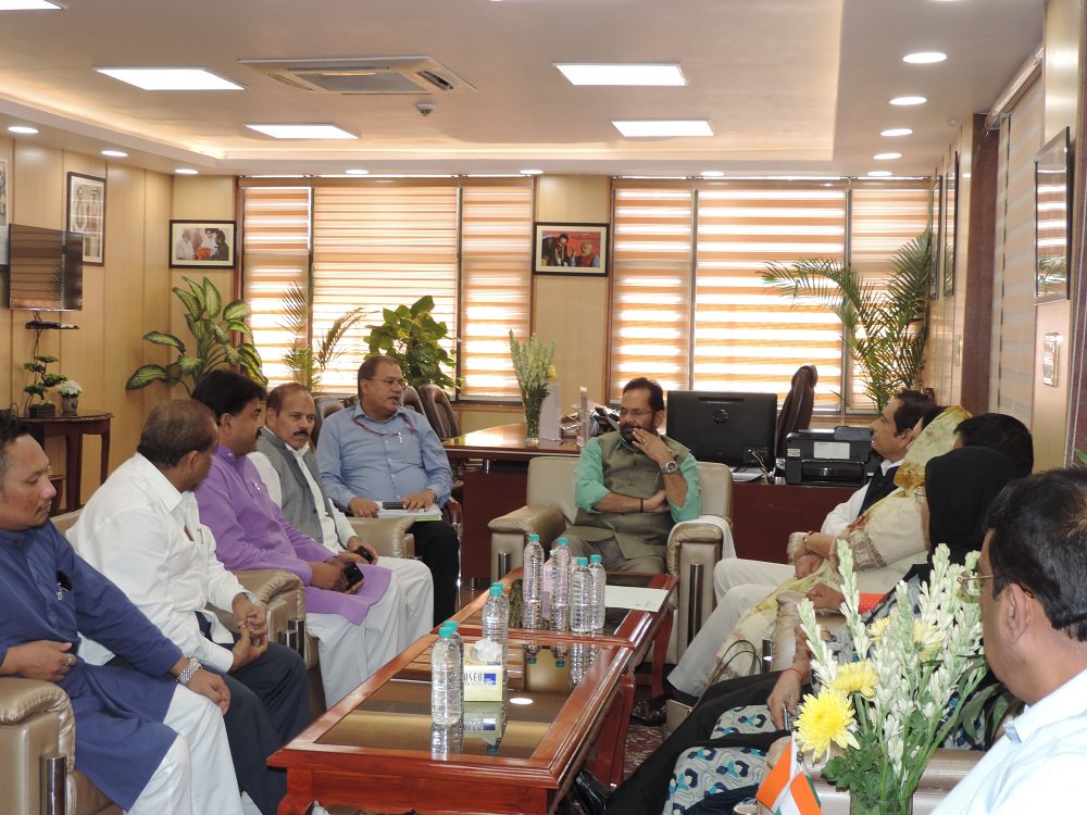 naqvimukhtar's tweet photo. Today held a discussion on New Haj Policy with Haj Committee of India Chairman Chaudhary Mehboob Ali Kaiser and Haj Committee of India Members at Antyodaya Bhawan . https://t.co/1cuxa8XNs7