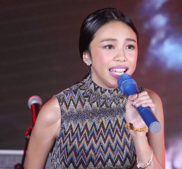 itizdahlia's tweet photo. [moedmachow ig] - Maymay performed At @marlo_mortel  Benefit Show - Songs for Mama  

-

#BKatEKwithMAYWARD https://t.co/a3e78CyVXd