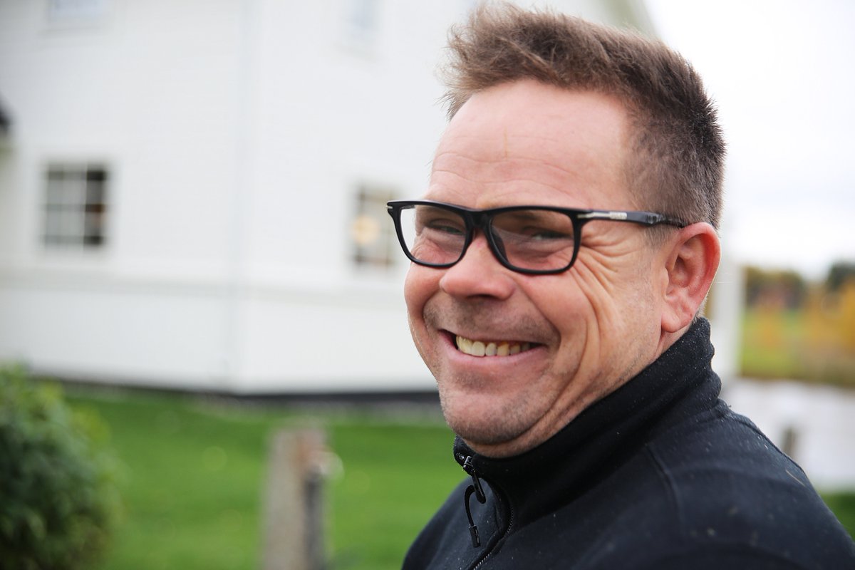 AxmanAxman's tweet image. (+) Älskvärt möte med en gammal favorit - numera hög på livet och inte amfetamin  bandypuls.se/gavleborg/boll… #svbandy