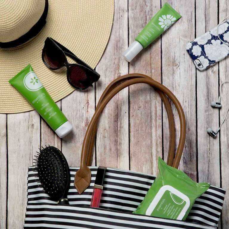 RiosStore's tweet photo. Keep these favorites on hand for a simple #skincare routine in just a few minutes! #RiosStore #artistry #fashion https://t.co/MyO2Qw7TAv