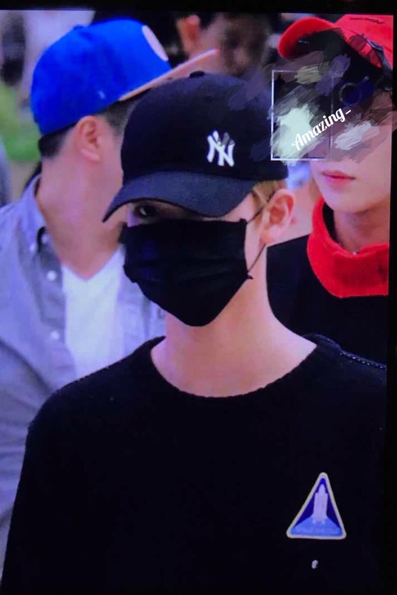 Amazing051005's tweet photo. 171014 ICN ❤️
#WANNAONE #워너원
#배진영 #BAEJINYOUNG @WannaOne_twt https://t.co/oliGFCQAOt