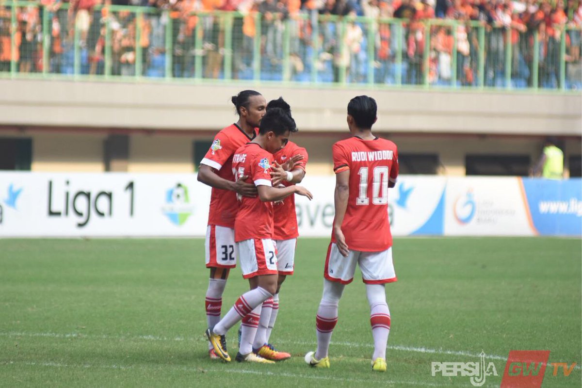 persijagwtv's tweet photo. Fitra Ridwan menghormati mantan tim dengan tidak melakukan selebrasi setelah mencetak gol
#persijagwtv #persijaday #persijajakarta #persija https://t.co/m9kfQSP5cG