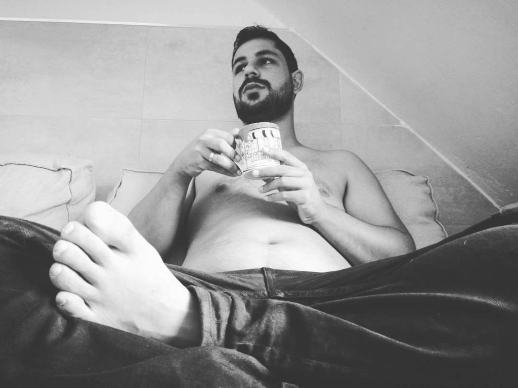 Persa927's tweet photo. "No podría fingir ser tu amigo, porque la verdad es que no puedo evitar querer serlo" _  #Capote

#selfie #portrai… https://t.co/b0IiBIfi89 https://t.co/ALnyn8KiAU